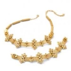 Cabi necklace new without tags